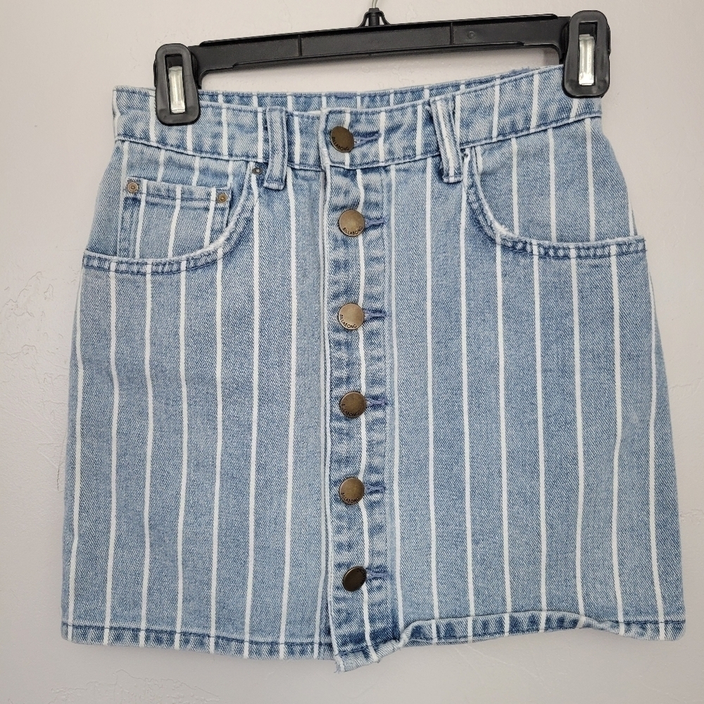 Billabong Women's 24 Light Wash Denim Jean Mini Skirt White Stripes Button Front
